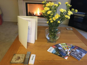 Tilly Cottage - overlooking Pendle Hill